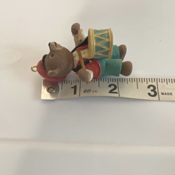 Hallmark Keepsake "Fanfare Bear" 1991 Christmas Ornament Marching Band Drummer - Picture 3 of 4